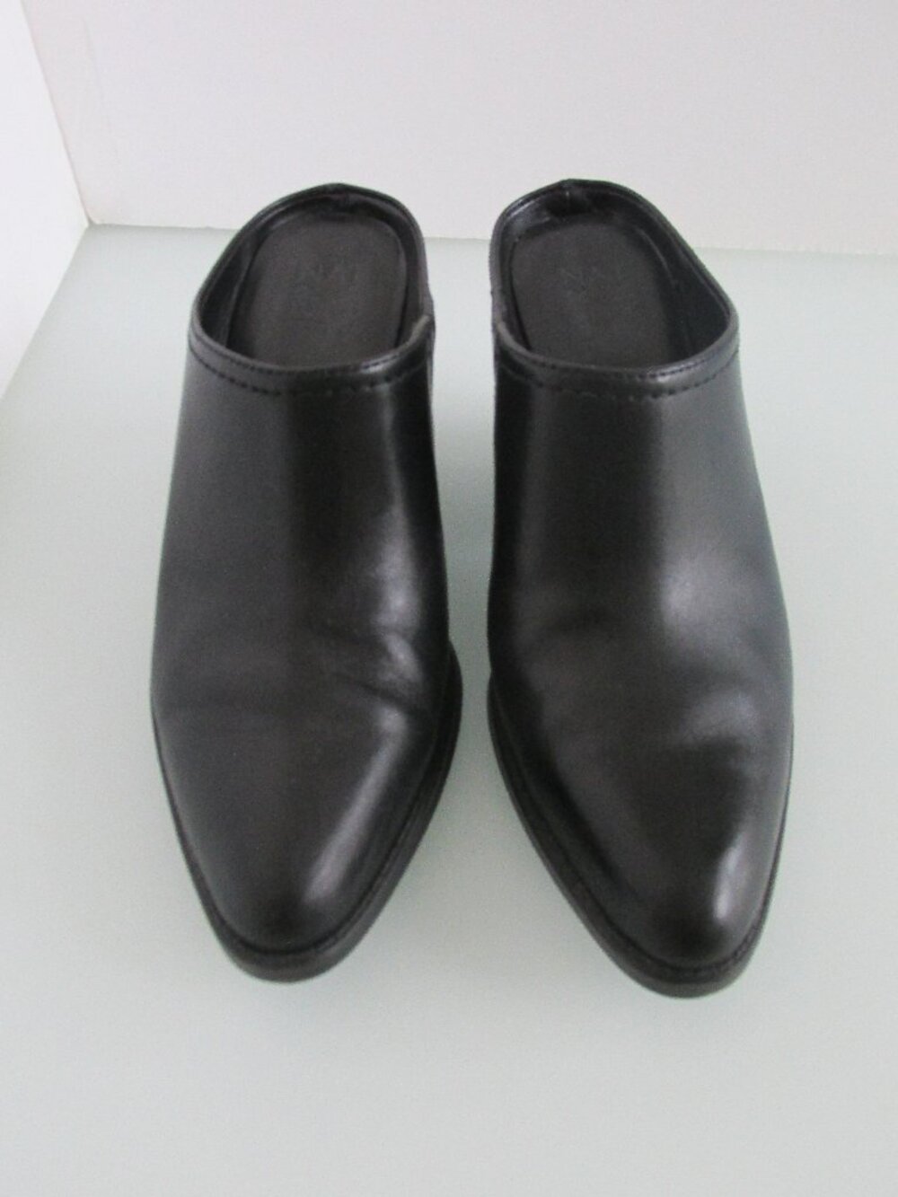 Naturalizer Women's Leather Mules Size 8M